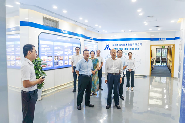 郑州信息工程职业学院领导一行莅临J9国际站 J9技术考察研讨